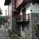 Triolet Hotel