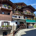 Triolet 3*