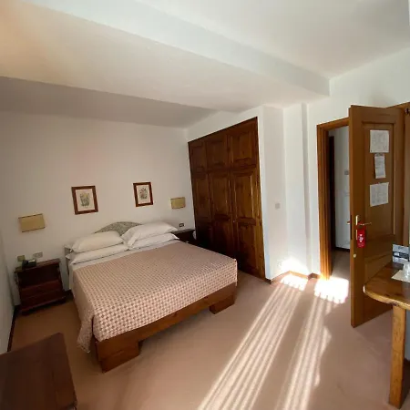 Triolet 3*