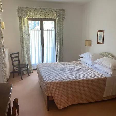 Triolet Hotel 3*