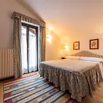 Triolet 3*