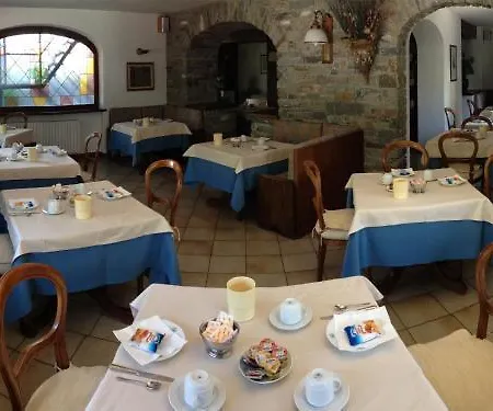 Otel Triolet 3*