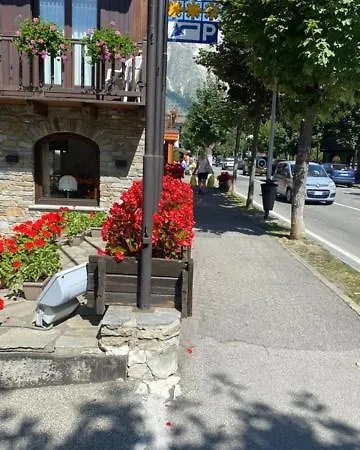 Triolet Otel
