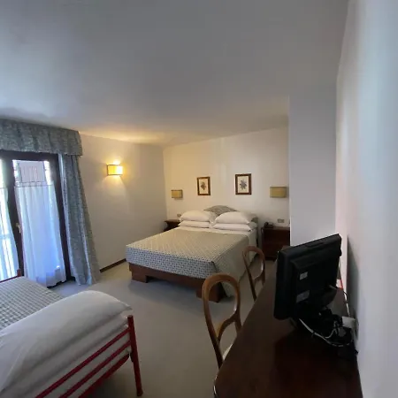 Otel Triolet 3*