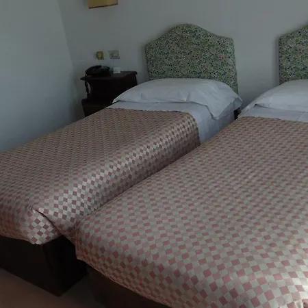 Triolet Hotel