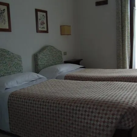 Triolet Otel