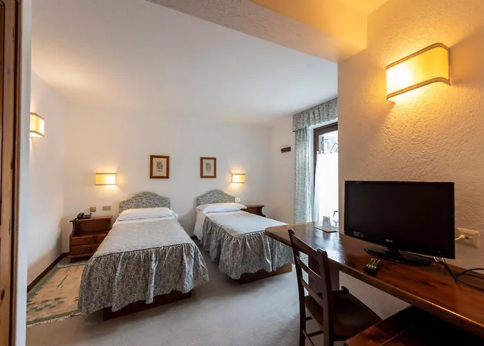 Triolet 3* Κουρμαγιέρ